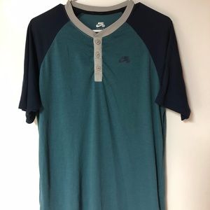 Nike SB Henley Tshirt